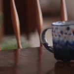 Jak si vybrat keramický hrnek (a proč velikost i ouško rozhodují)